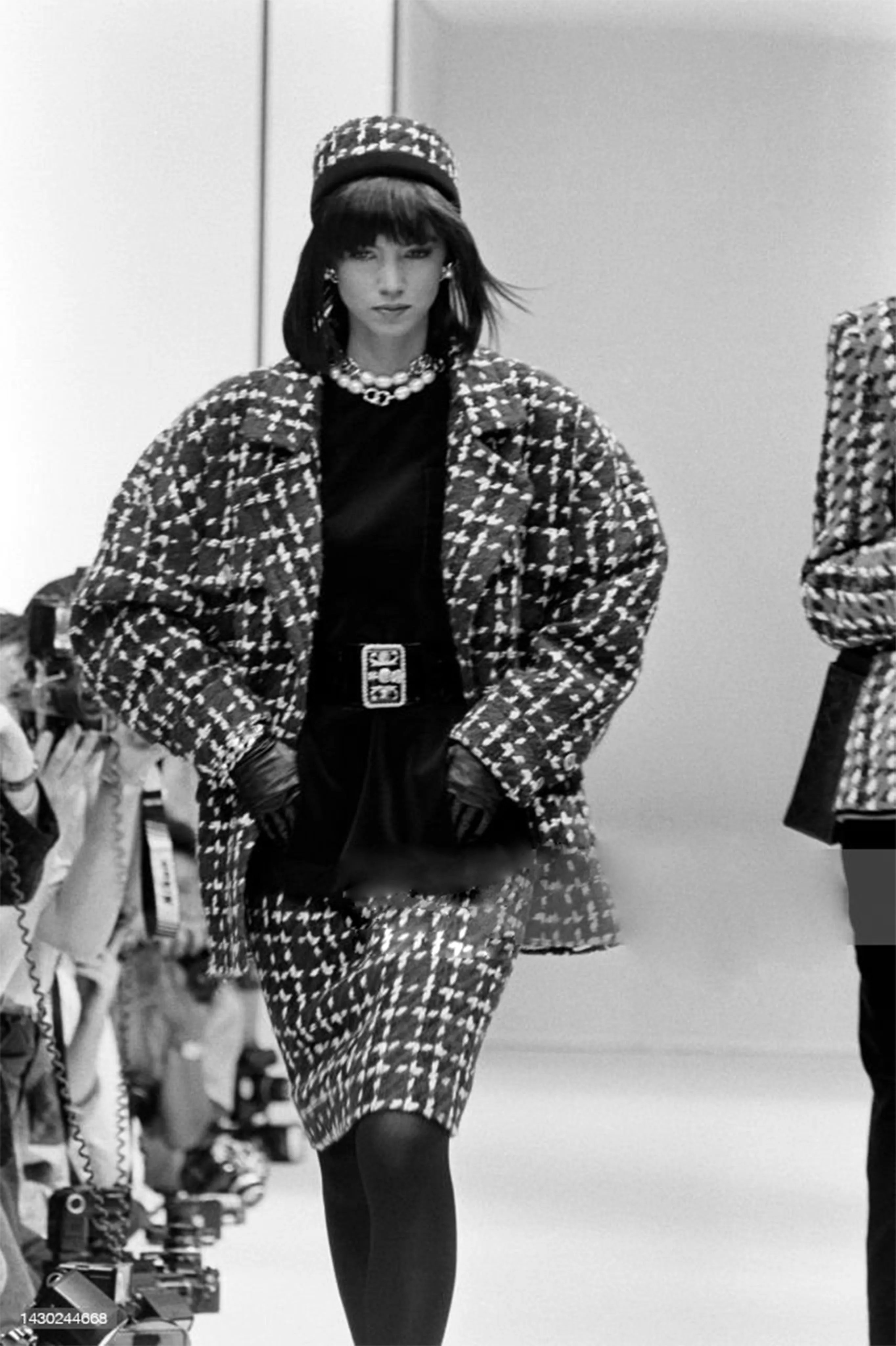 ARCHIVE - 1985 Chanel Haute Couture Purple Tweed Velvet Three-Piece Suit