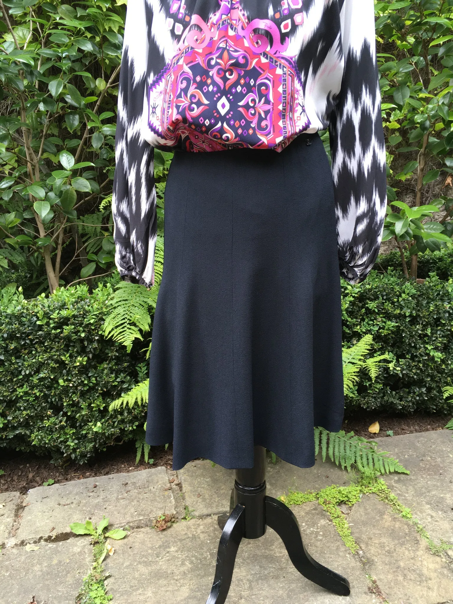 CHANEL 02C NAVY BLUE PLEATED FLARED SKIRT F 40 Ladies
