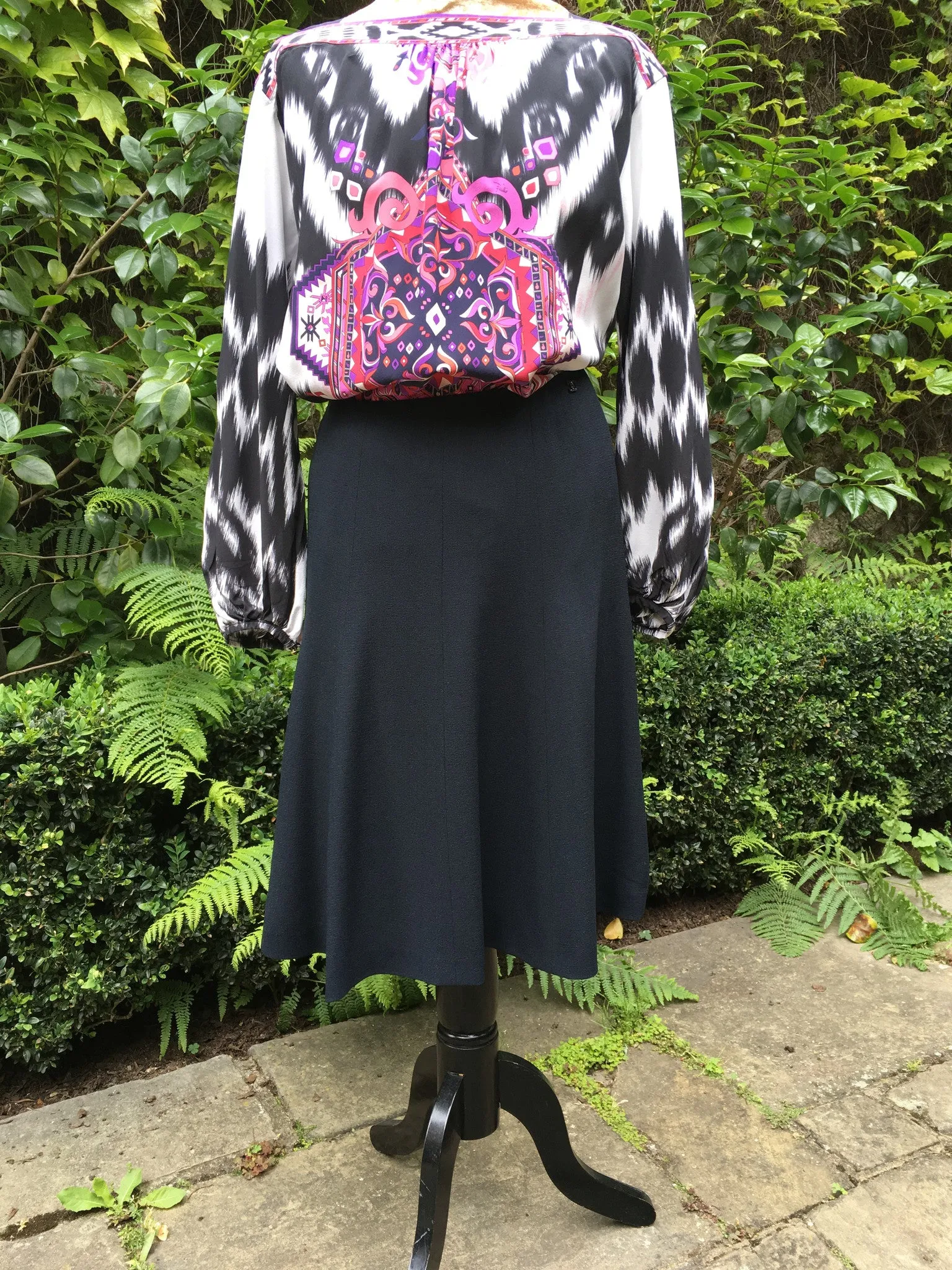 CHANEL 02C NAVY BLUE PLEATED FLARED SKIRT F 40 Ladies