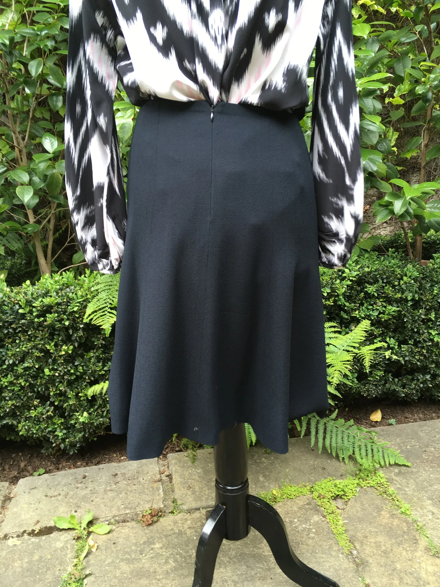 CHANEL 02C NAVY BLUE PLEATED FLARED SKIRT F 40 Ladies