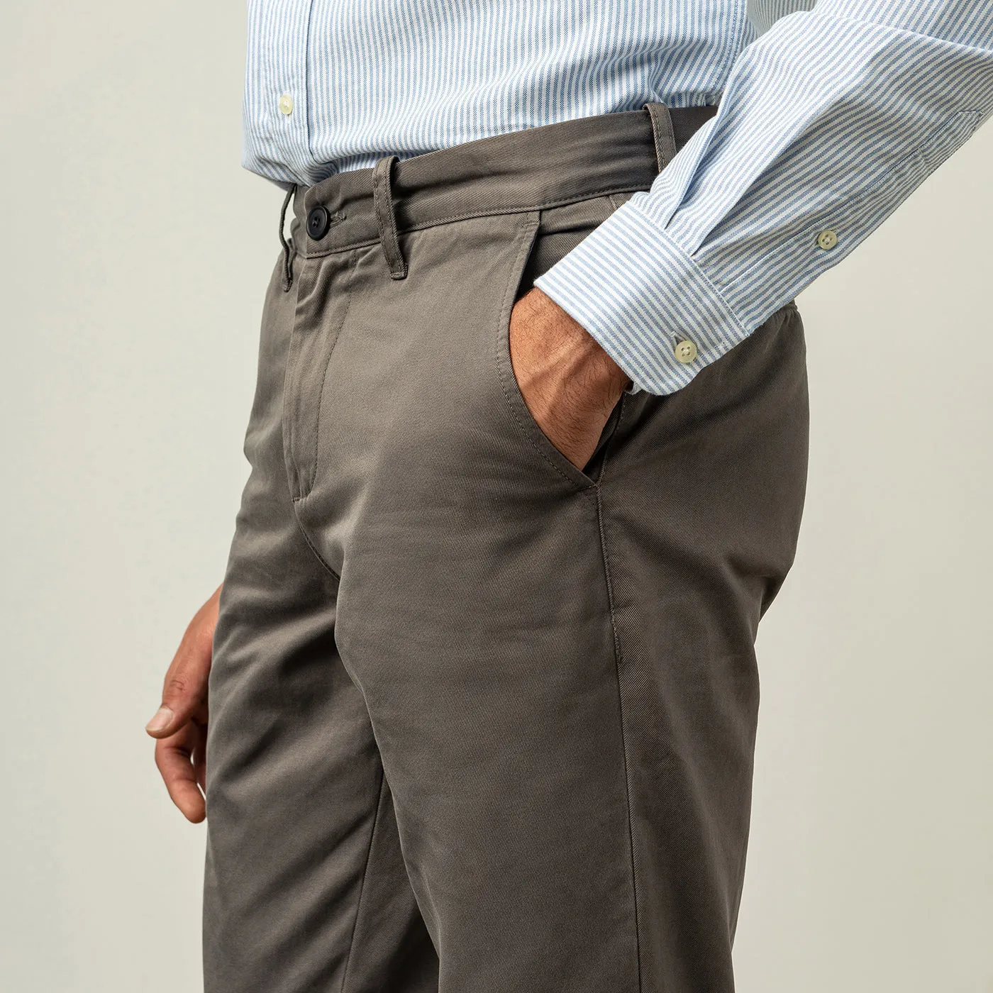 CHINOS