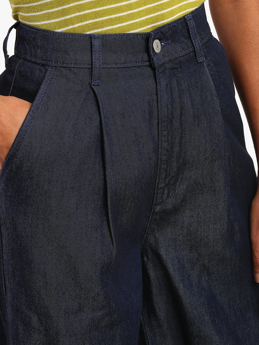 Women's High Rise Loose Fit Jeans